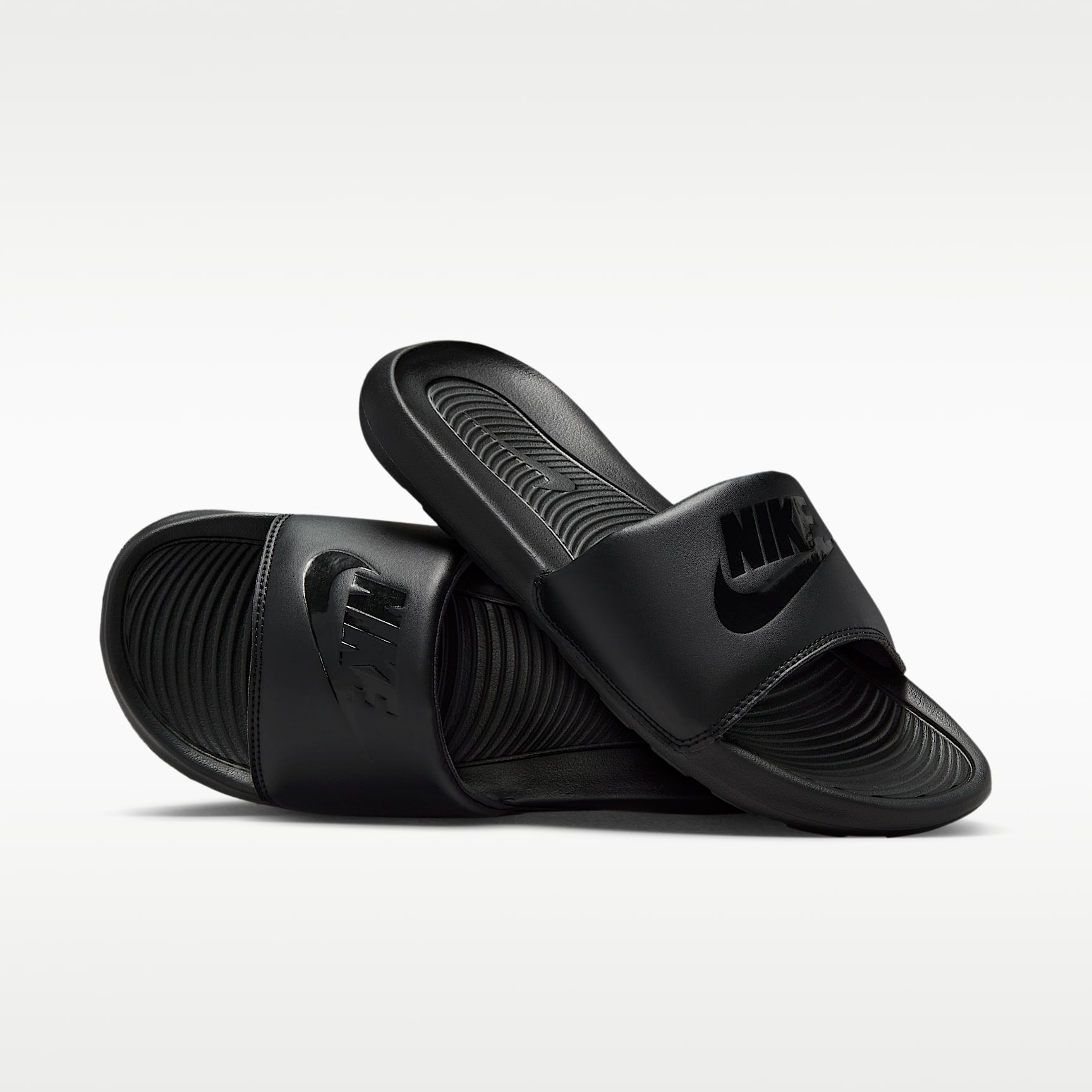 Nike Victori One Slides (Herren) – Schwarz/Schwarz/Schwarz