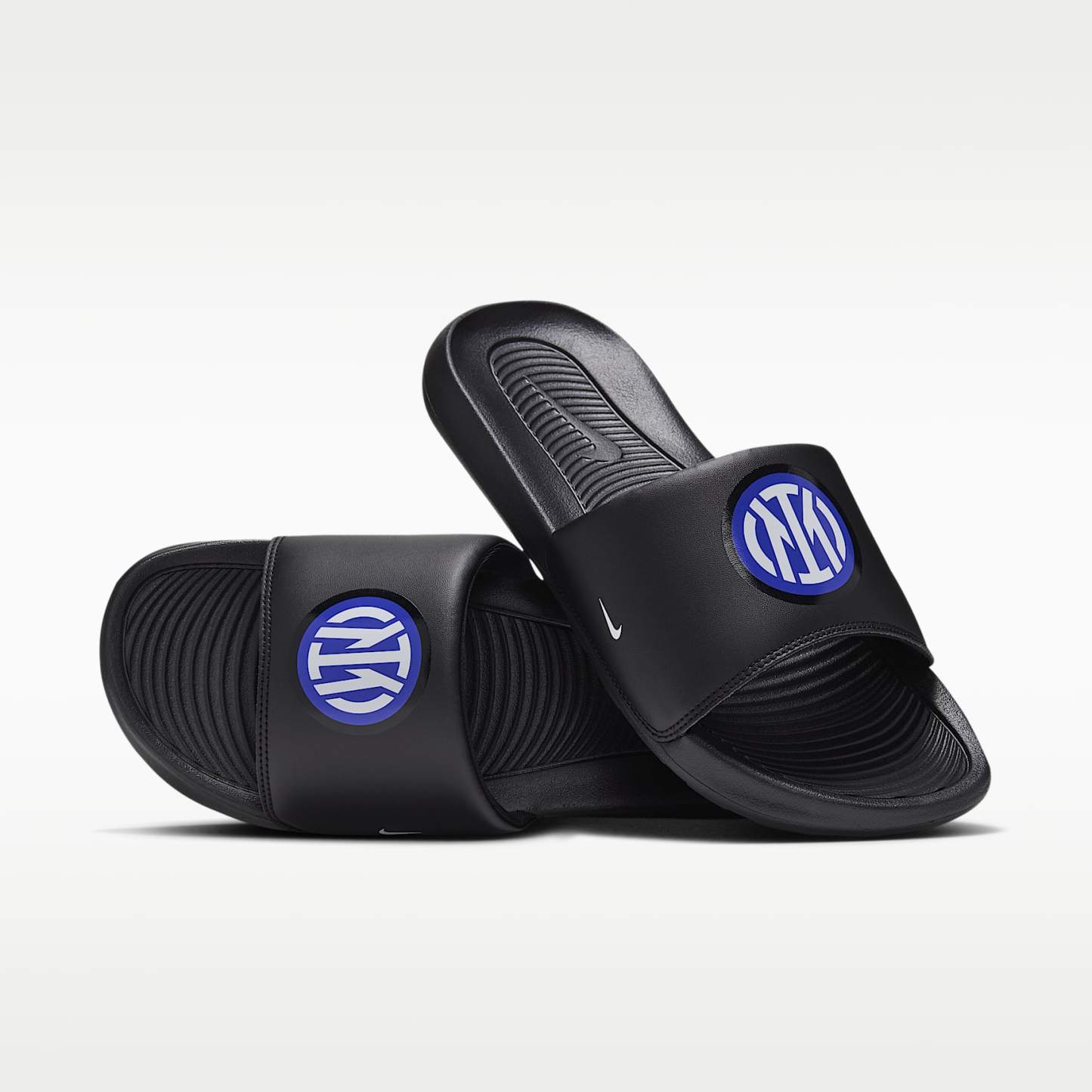 Inter Mailand Victori One Nike Slides (Herren) – Schwarz/Multi-Color/Weiß