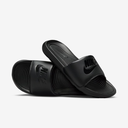 Nike Victori One Slides (Herren) – Schwarz/Schwarz/Schwarz