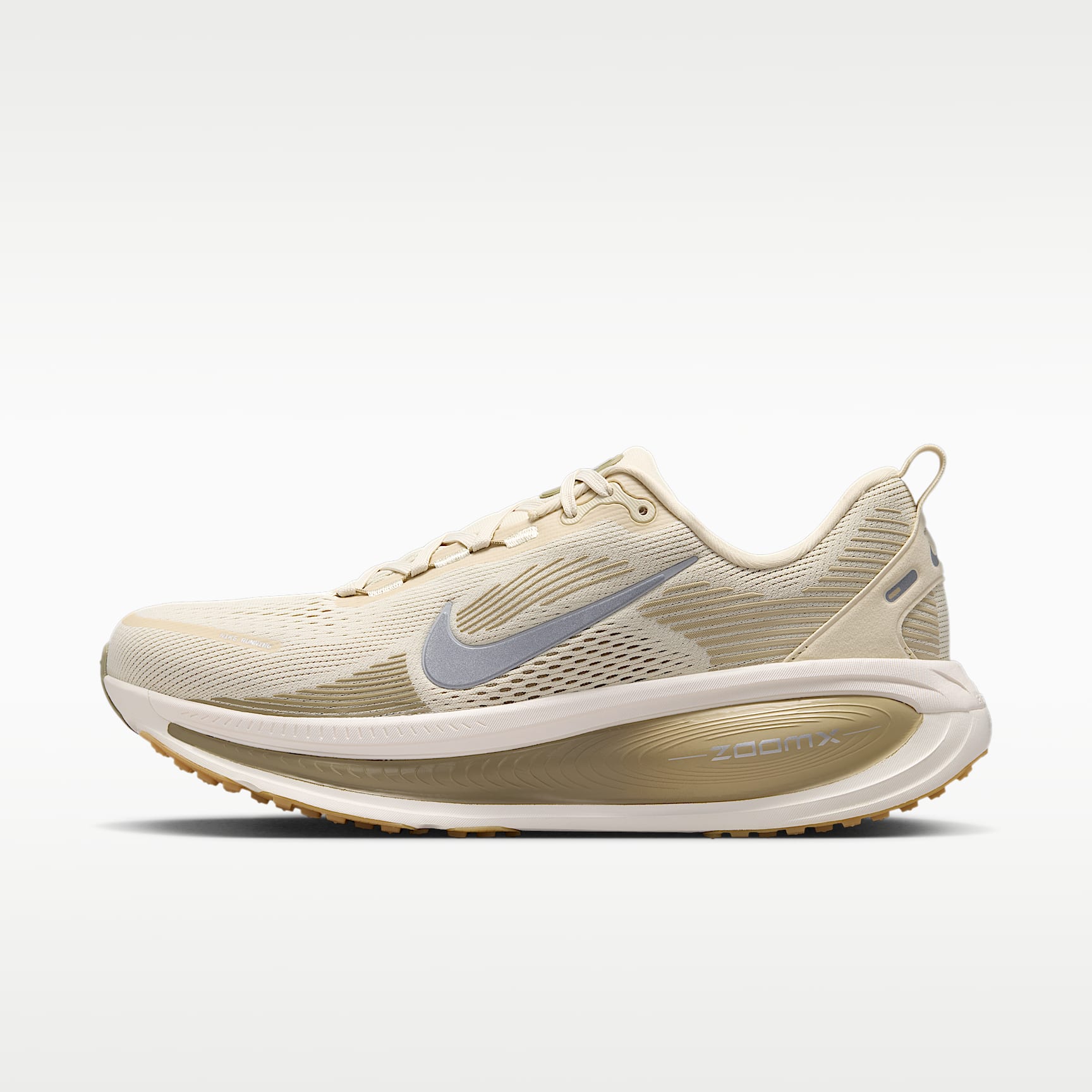 Nike Vomero 18 Straßenlaufschuh (Herren) – Light Khaki/Desert Khaki/Sail/Metallic Silver