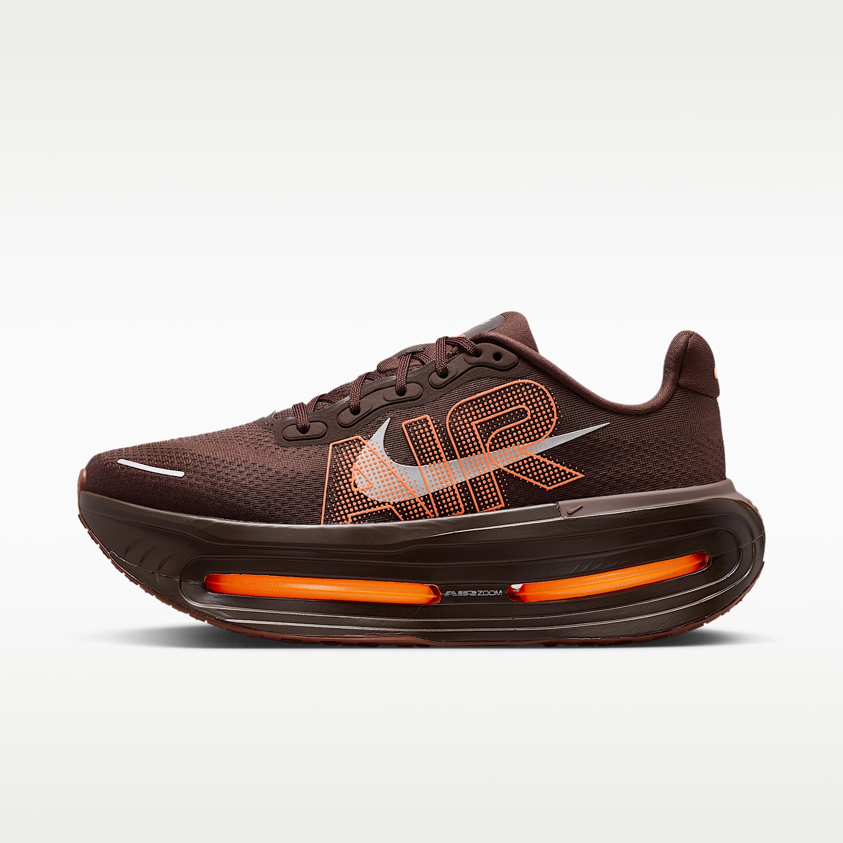 Nike Vomero Premium x Renegade Straßenlaufschuhe (Herren) – Brown Basalt/Total Orange/Bronze Eclipse/Hyper Crimson
