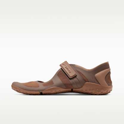 NikeSKIMS Rift Mesh Schuh (Damen) – Archaeo Brown/Infinite Sable/Desert Dust/Archaeo Brown