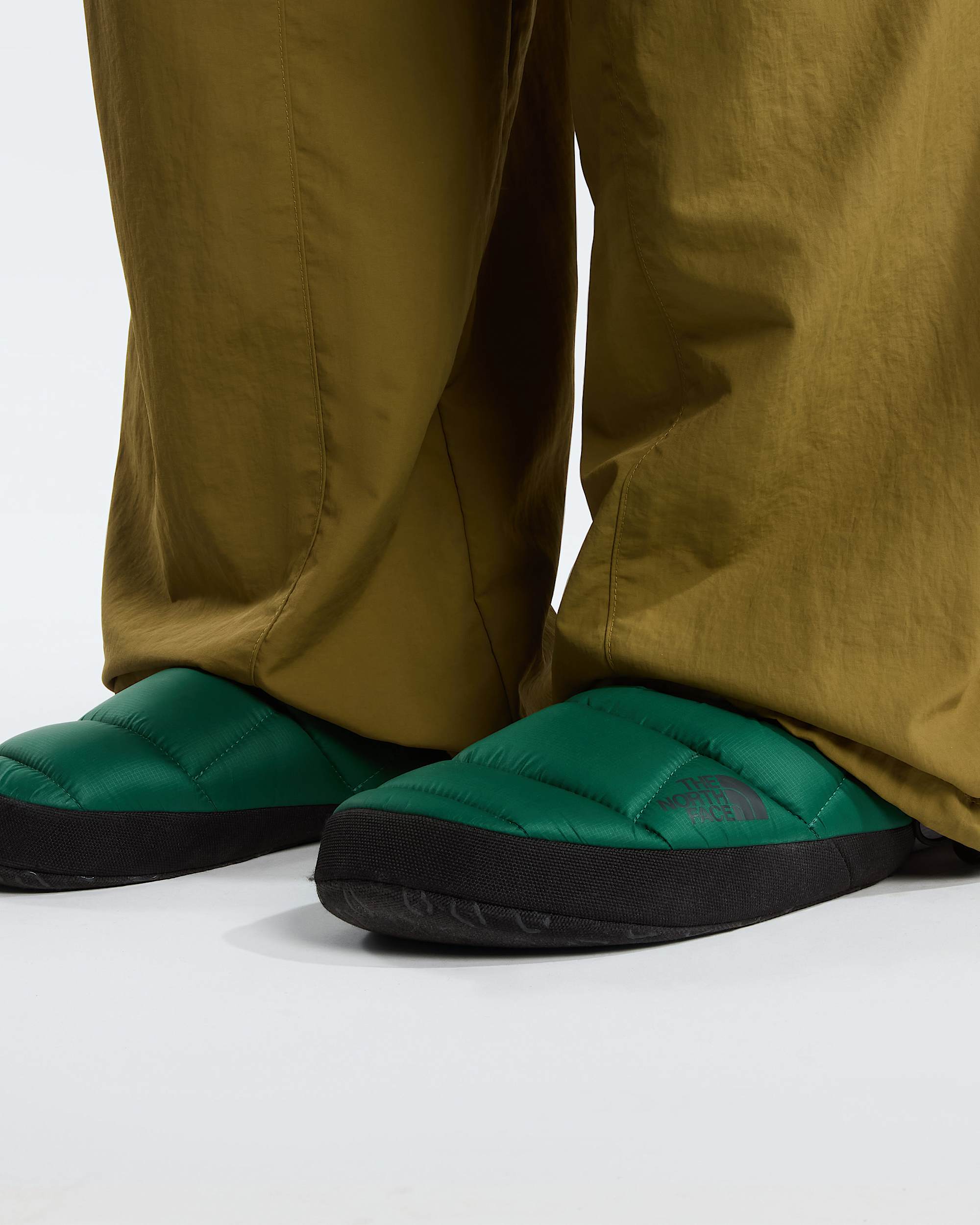 NSE IV Zelt-Pantoffeln – Evergreen-TNF Black