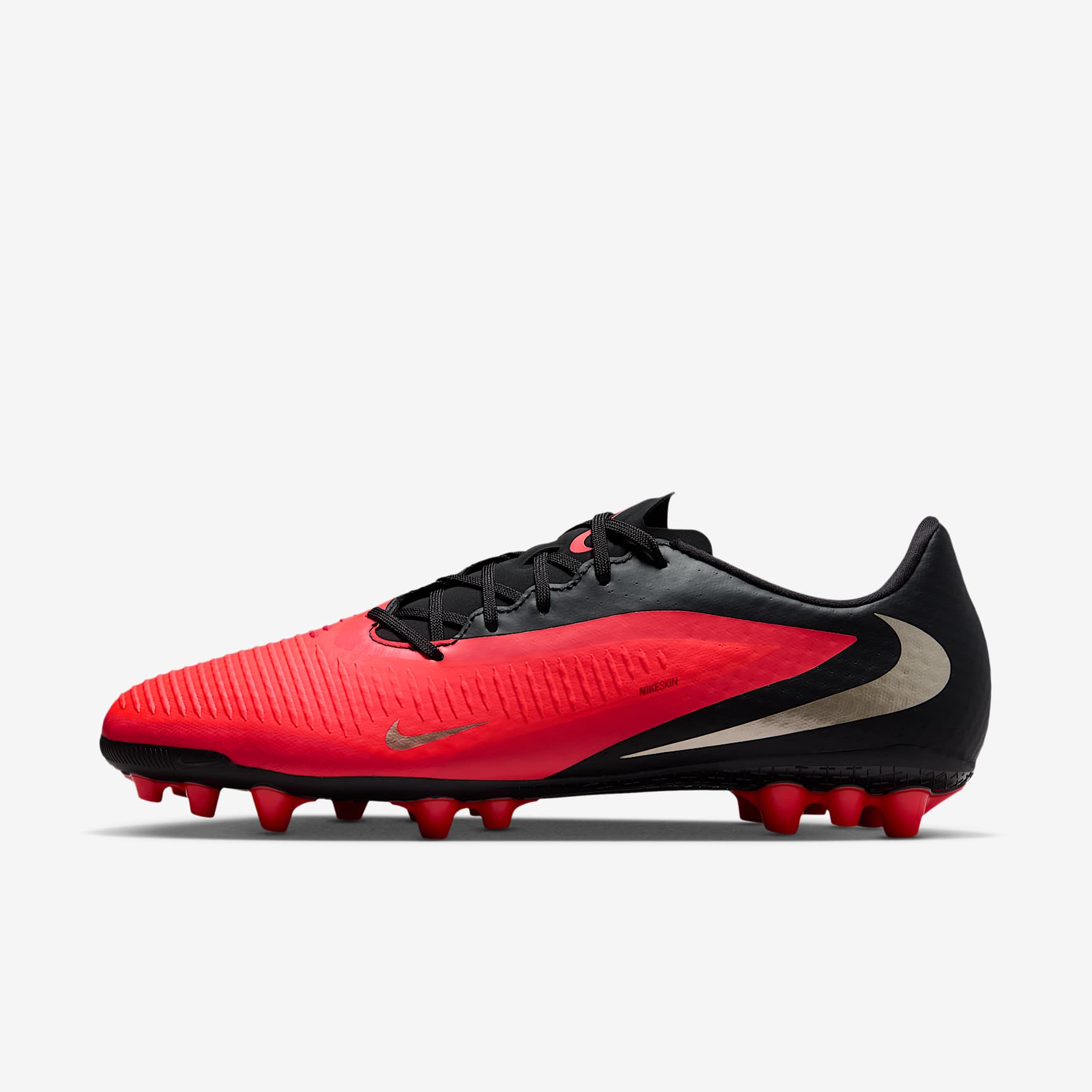 Nike Phantom 6 Low Academy Fußballschuh für Kunstrasen – Bright Crimson/Schwarz/Blur