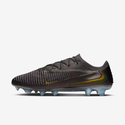 Nike Phantom 6 Low Elite LV8 Fußballschuh für normalen Rasen – Medium Ash/Schwarz/Gold Amber