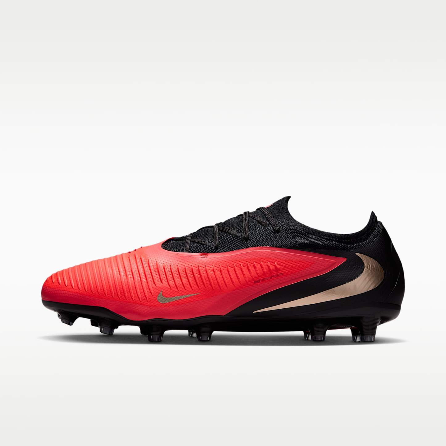 Nike Phantom 6 Low Pro Fußballschuh für Kunstrasen – Bright Crimson/Bright Crimson/Schwarz