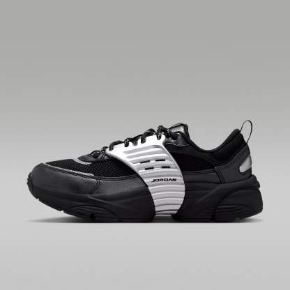 Jordan Trunner O/S Damenschuhe – Schwarz/Schwarz/Schwarz/Metallic Silver