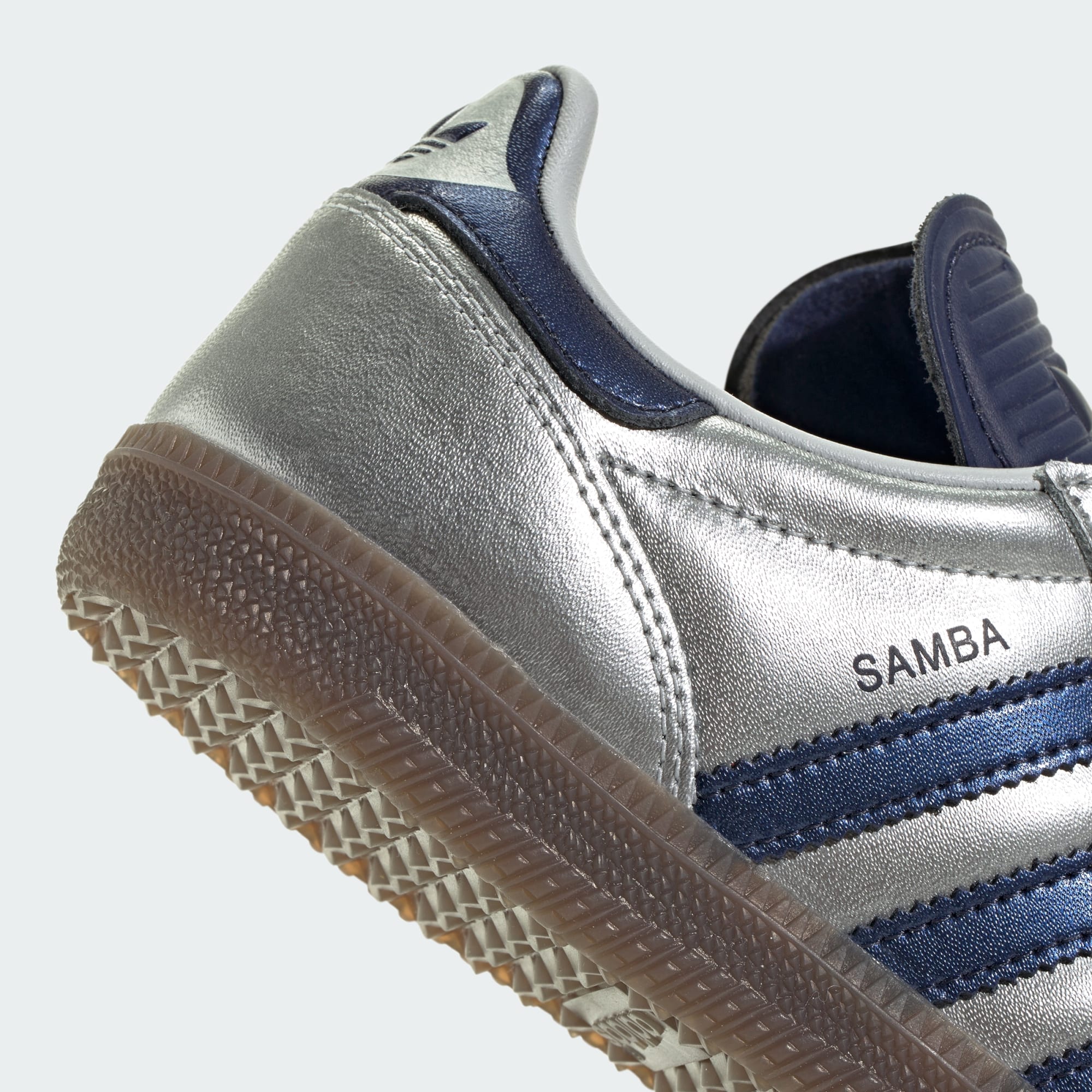 SAMBA JP SCHUH – Silver Metallic / Dark Blue / Gum – KI0541