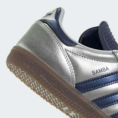 SAMBA JP SCHUH – Silver Metallic / Dark Blue / Gum – KI0541