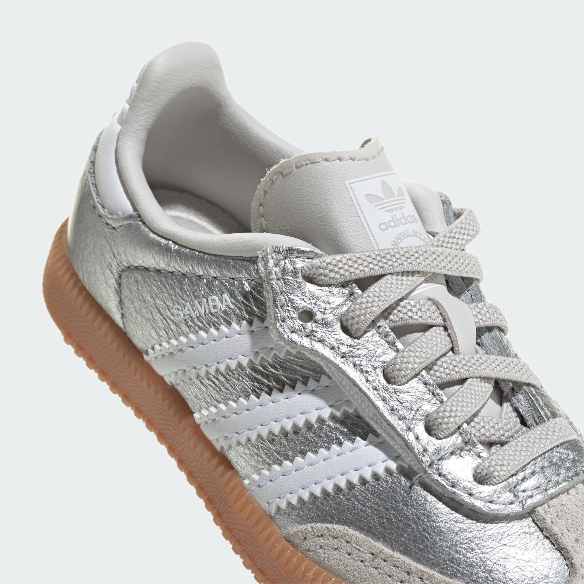 SAMBA OG SCHUH, KOMFORTVERSCHLUSS, ELASTISCHE SCHNÜRSENKEL – Silver Metallic / Cloud White / Gum – KK2346