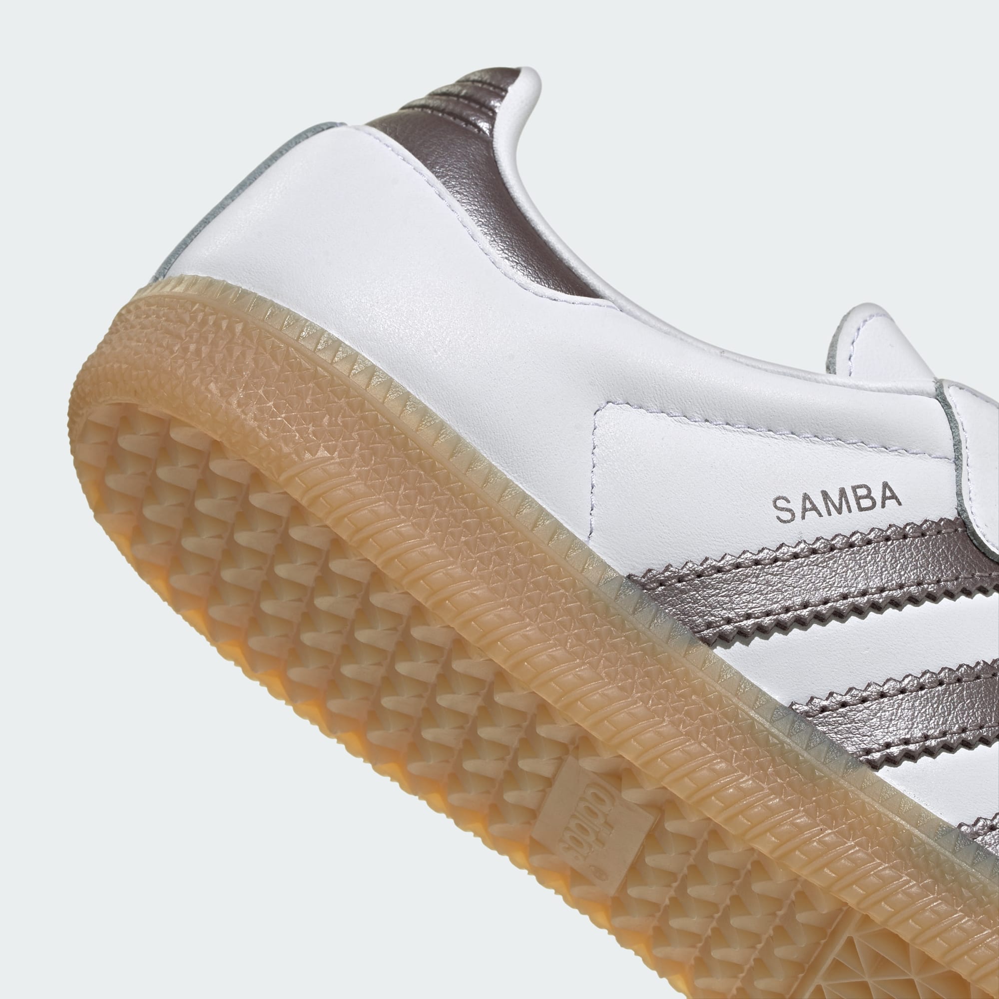 SAMBA OG SCHUH – Cloud White / Coffee Met. / Gum – KK2504