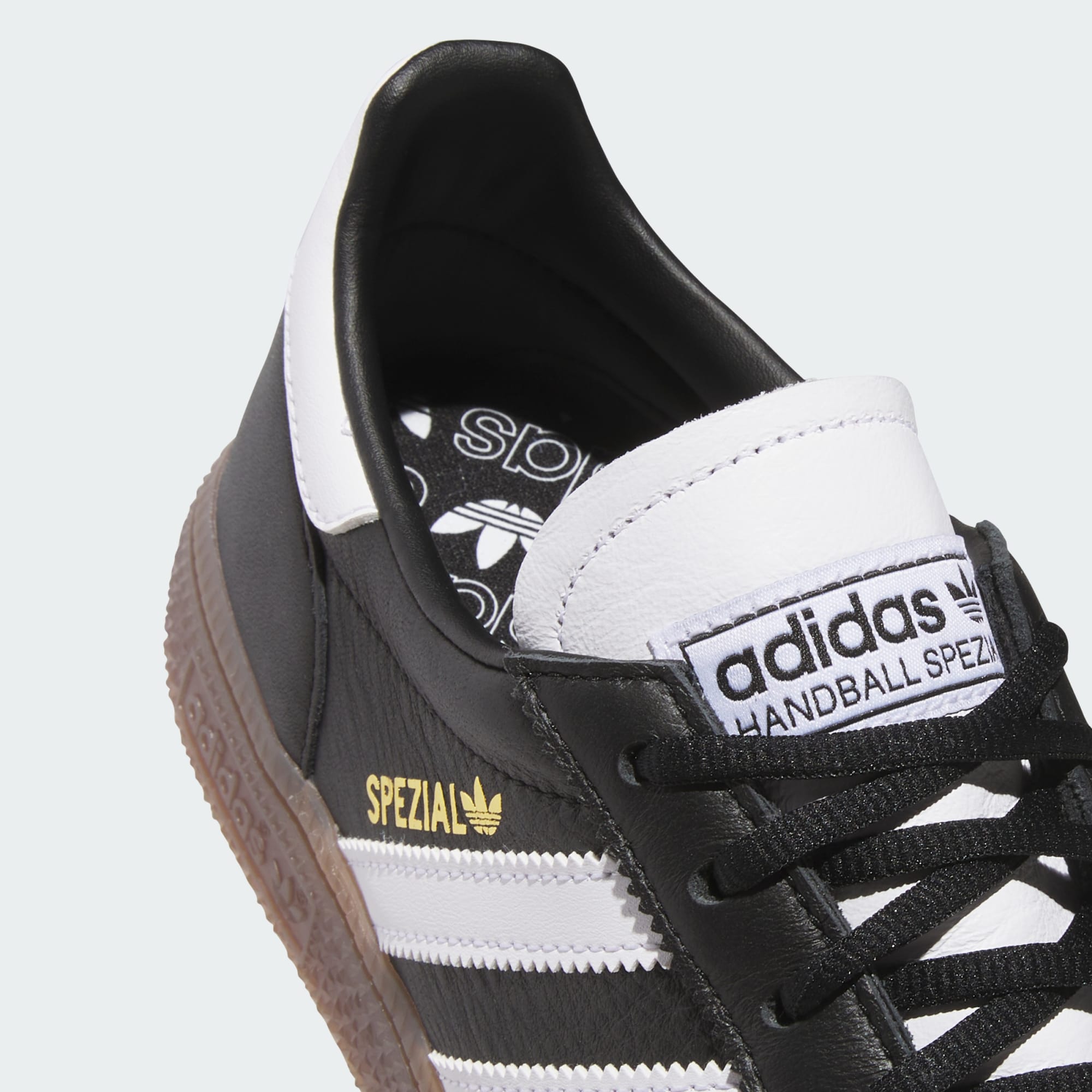 SPEZIAL SPIKELESS GOLFSCHUH – Core Black / Cloud White / Gum – KJ0852