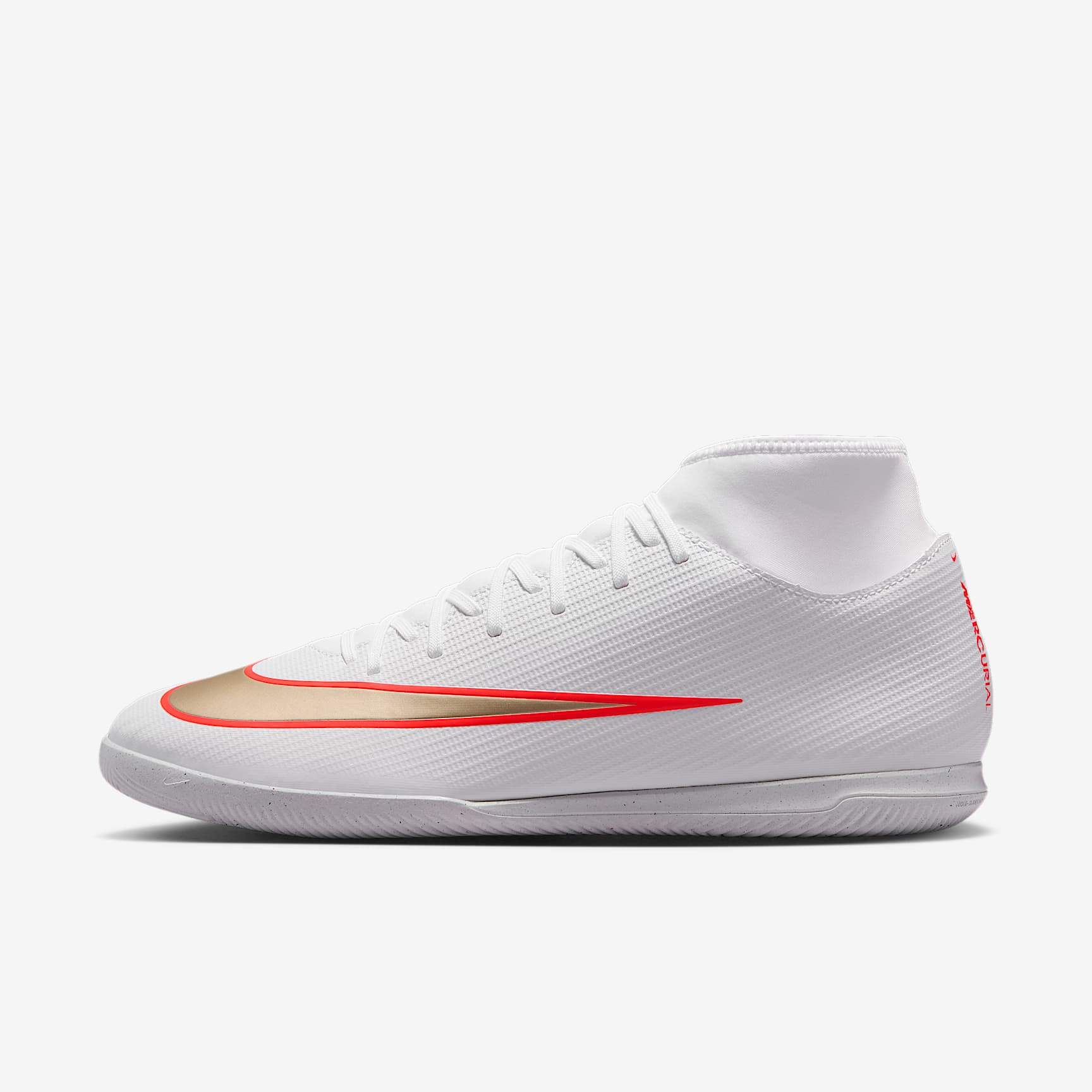 Nike Mercurial Superfly 11 Club High-Top-Fußballschuh für Hallen- und Hartplätze – Weiß/Bright Crimson/Blur