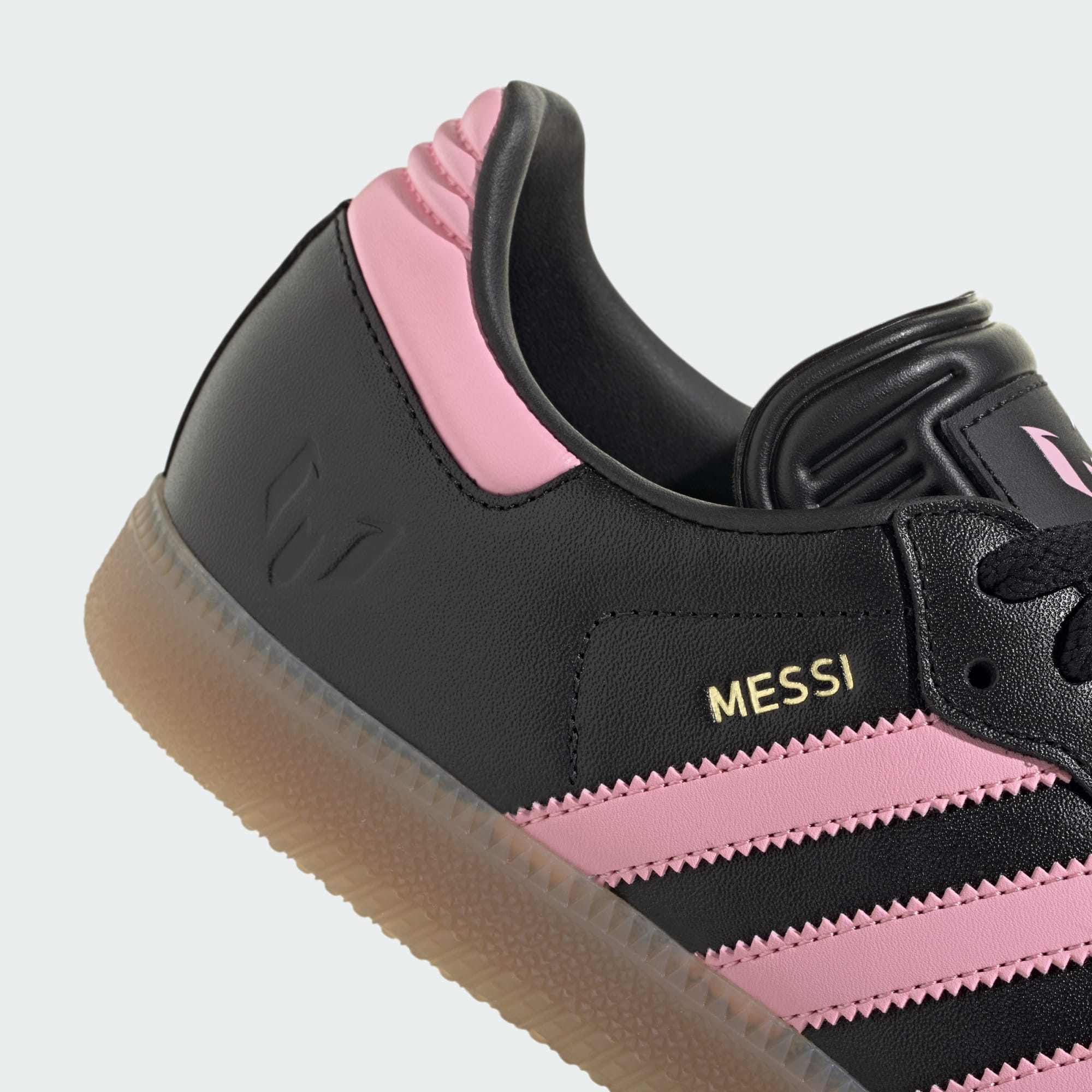 Samba Messi Schuh – Core Black / Gold Metallic / Gum – JP7845