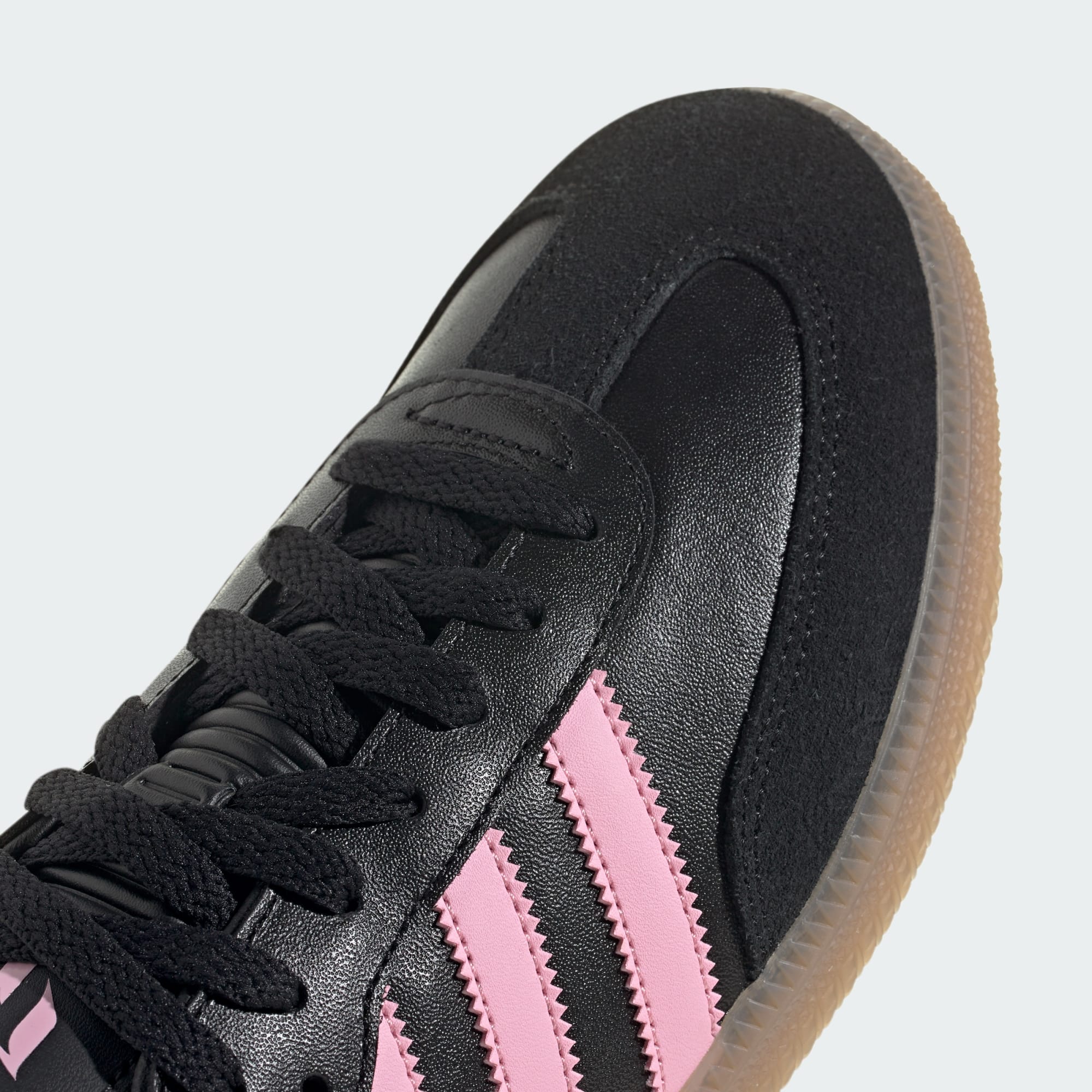 Samba Messi Schuh – Core Black / Gold Metallic / Gum – JP7845