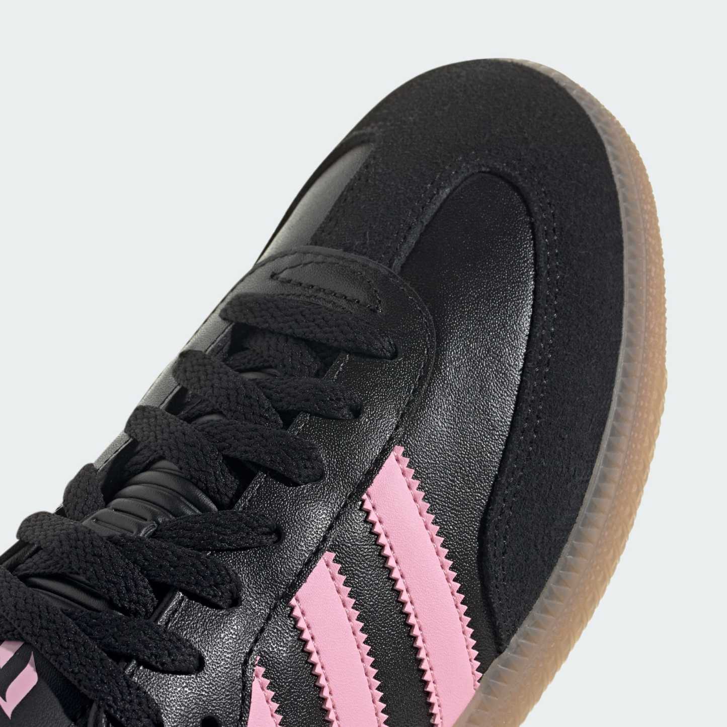Samba Messi Schuh – Core Black / Gold Metallic / Gum – JP7845