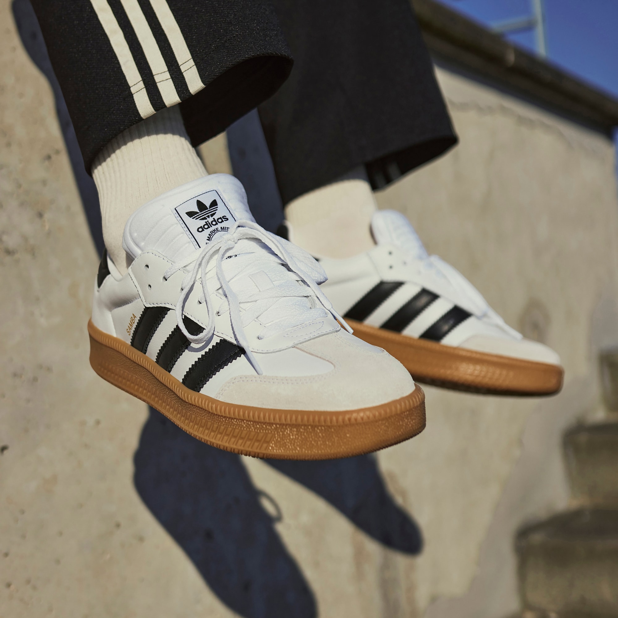 Samba XLG Schuh – Cloud White / Core Black / Gum – IE1377