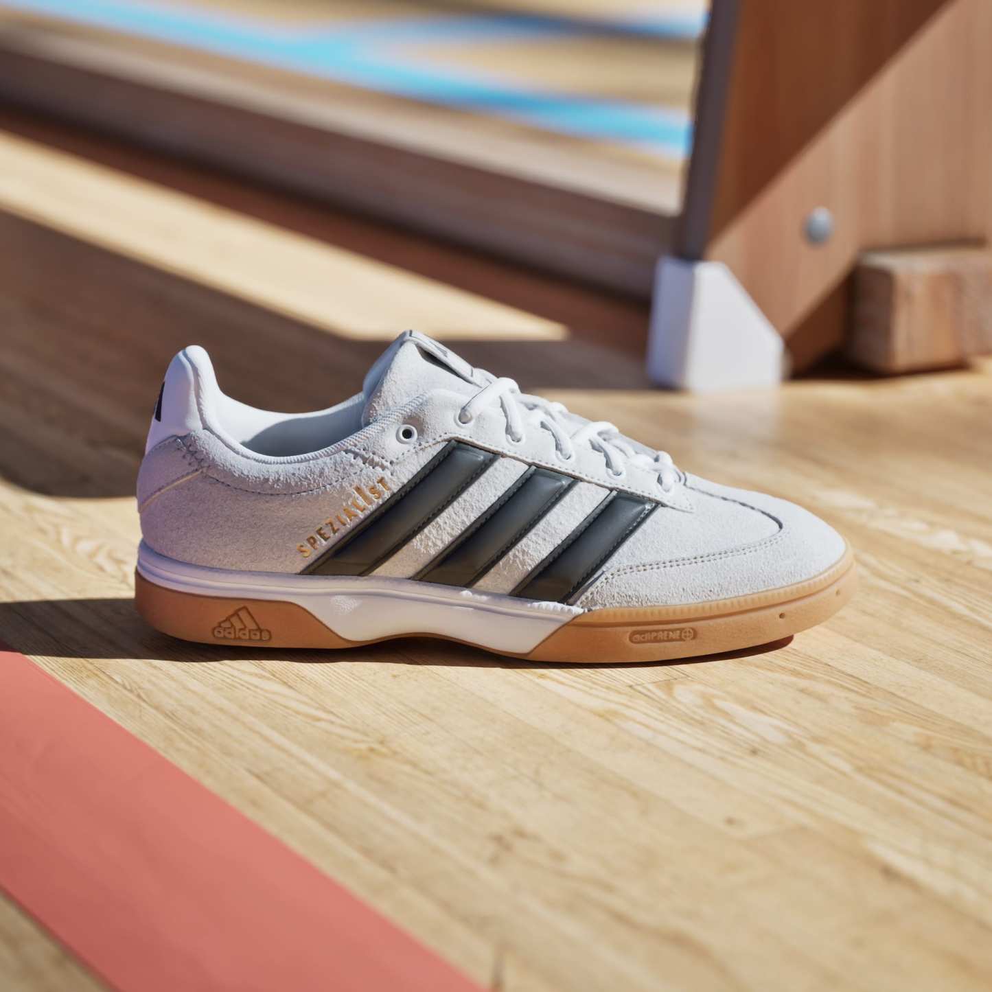 Spezialist Indoor Schuh – Cloud White / Core Black / Grey Two – KJ3729