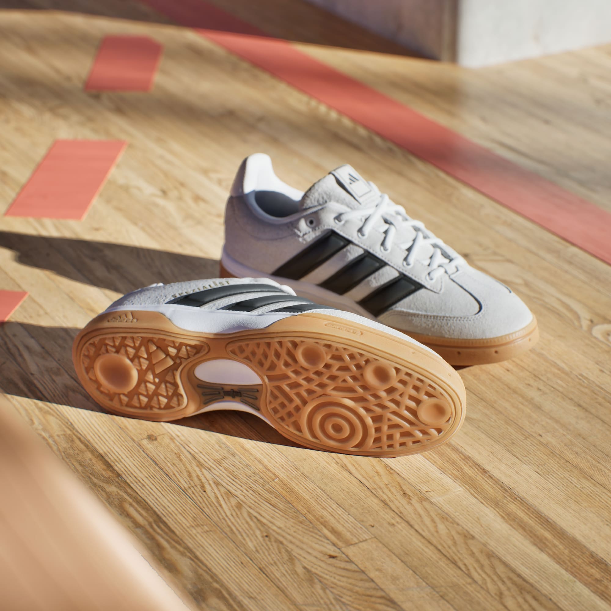 Spezialist Indoor Schuh – Cloud White / Core Black / Grey Two – KJ3729