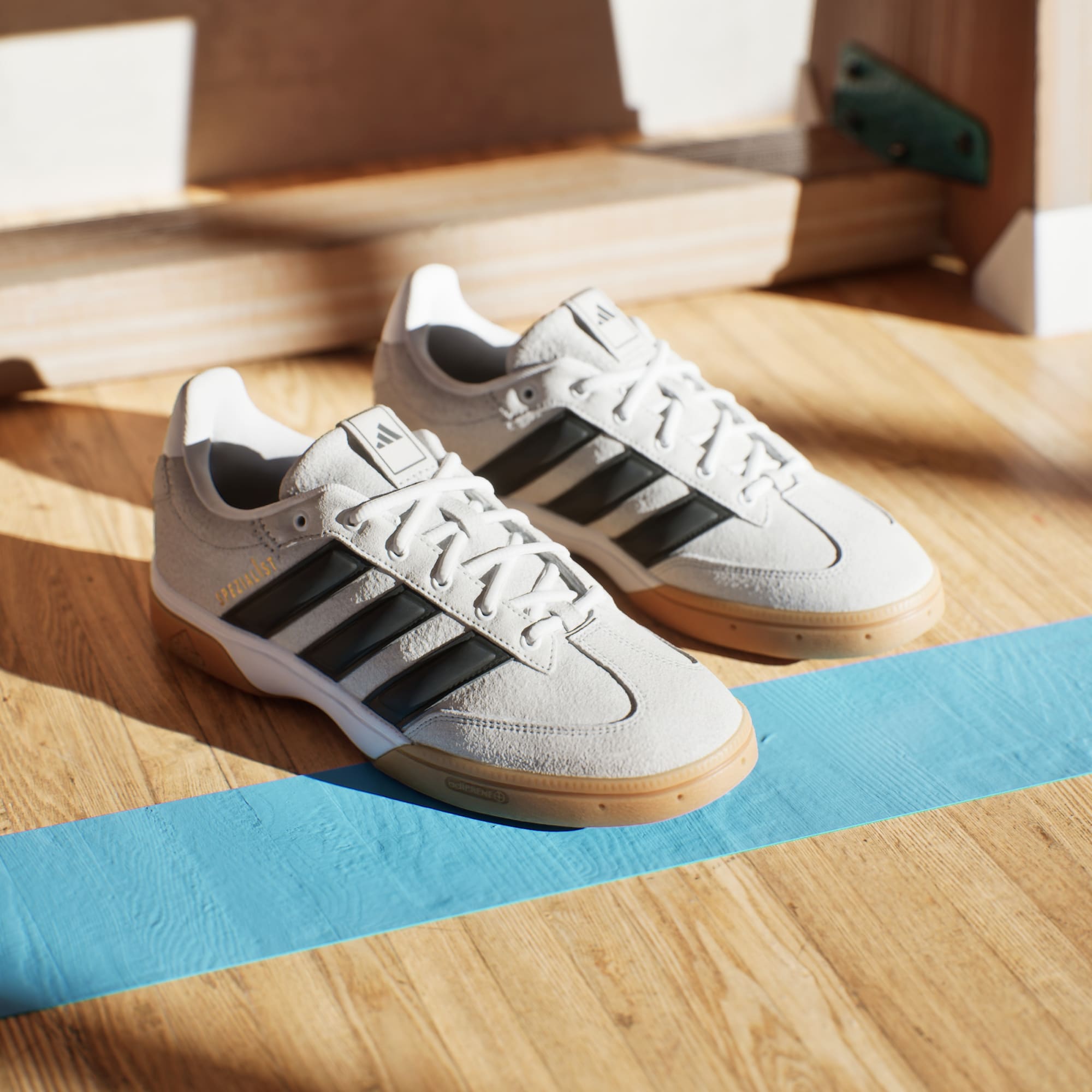 Spezialist Indoor Schuh – Cloud White / Core Black / Grey Two – KJ3729