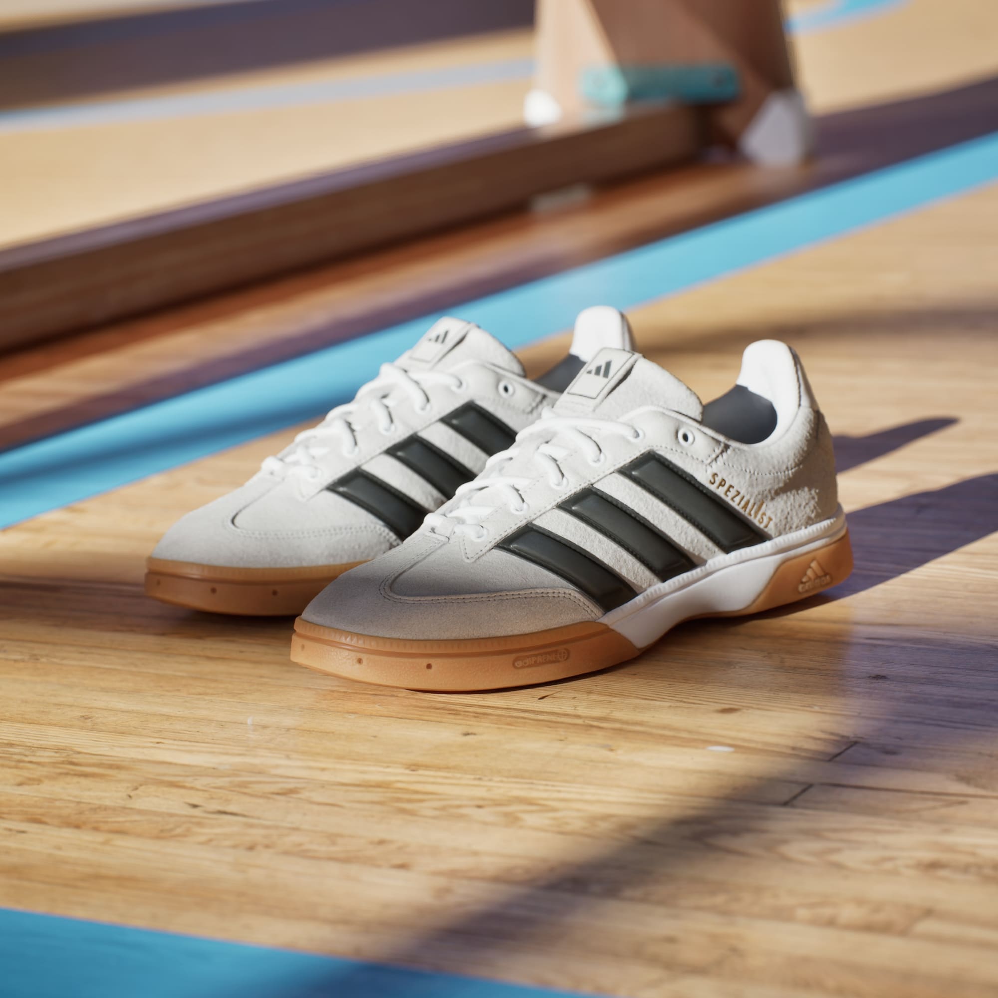 Spezialist Indoor Schuh – Cloud White / Core Black / Grey Two – KJ3729