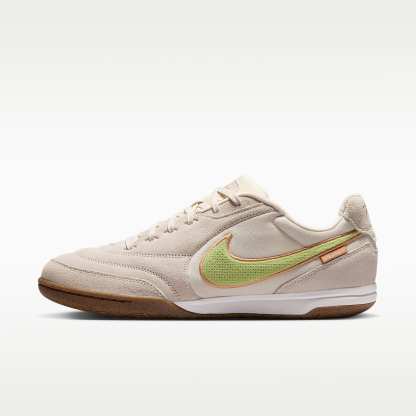Nike Tiempo Streetgato PRM Low-Top-Fußballschuh für Hallen- und Hartplätze – Chalk/Moon Particle/Lemon Venom