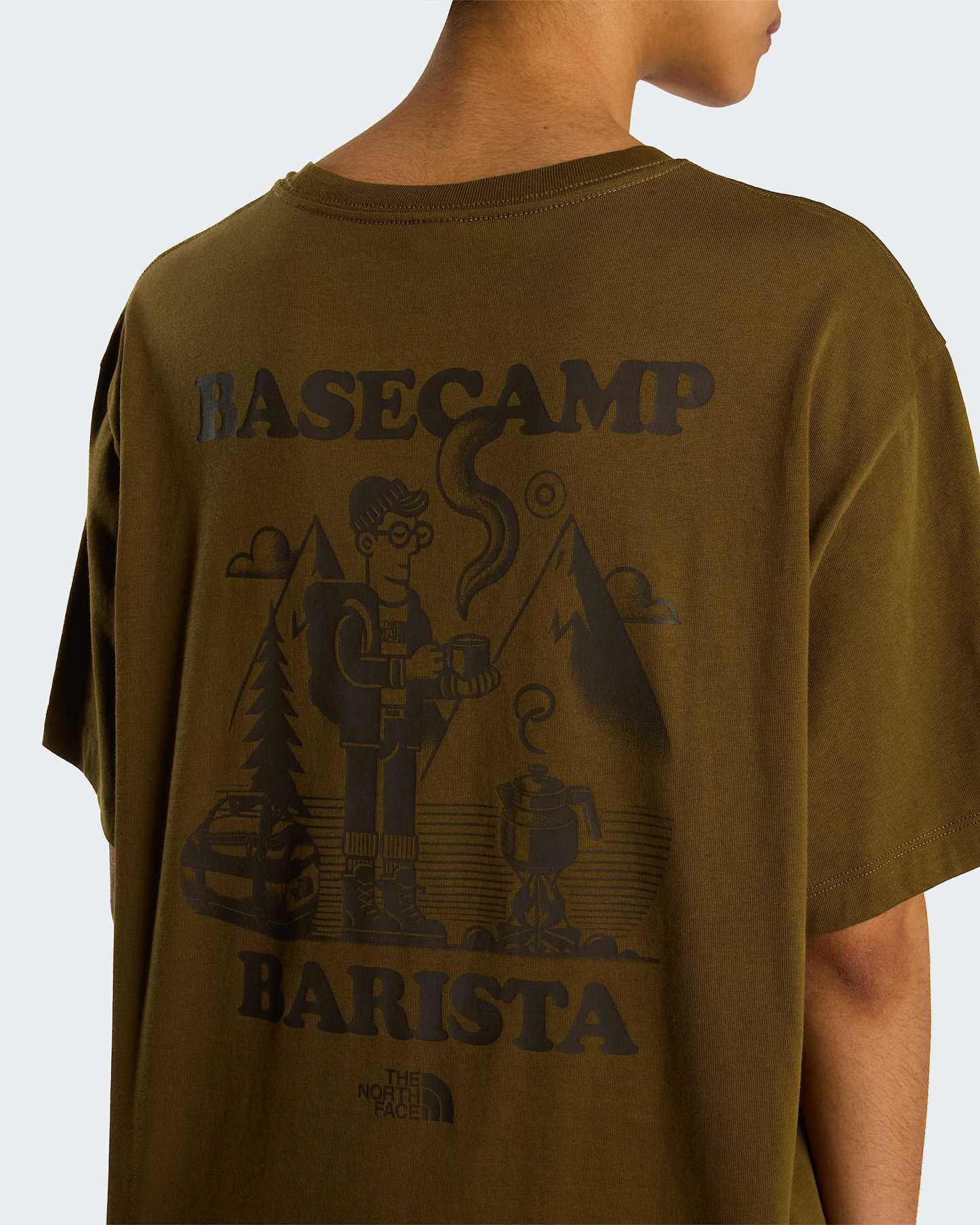 Unisex Basecamp Barista Graphic T-Shirt mit lockerer Passform – Caraway Seed