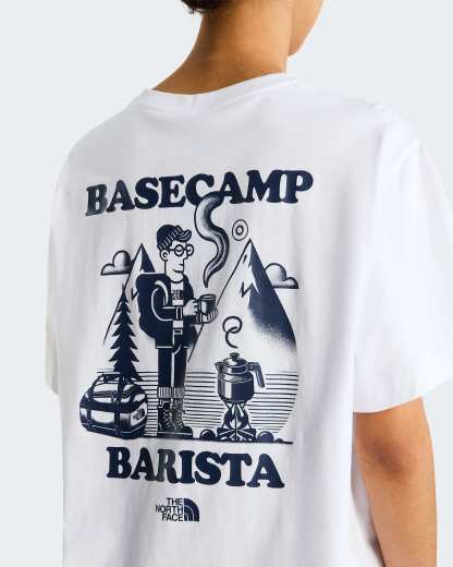 Unisex Basecamp Barista Graphic T-Shirt mit lockerer Passform – TNF White-Summit Navy