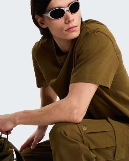 Unisex Basecamp Barista Graphic T-Shirt mit lockerer Passform – Caraway Seed