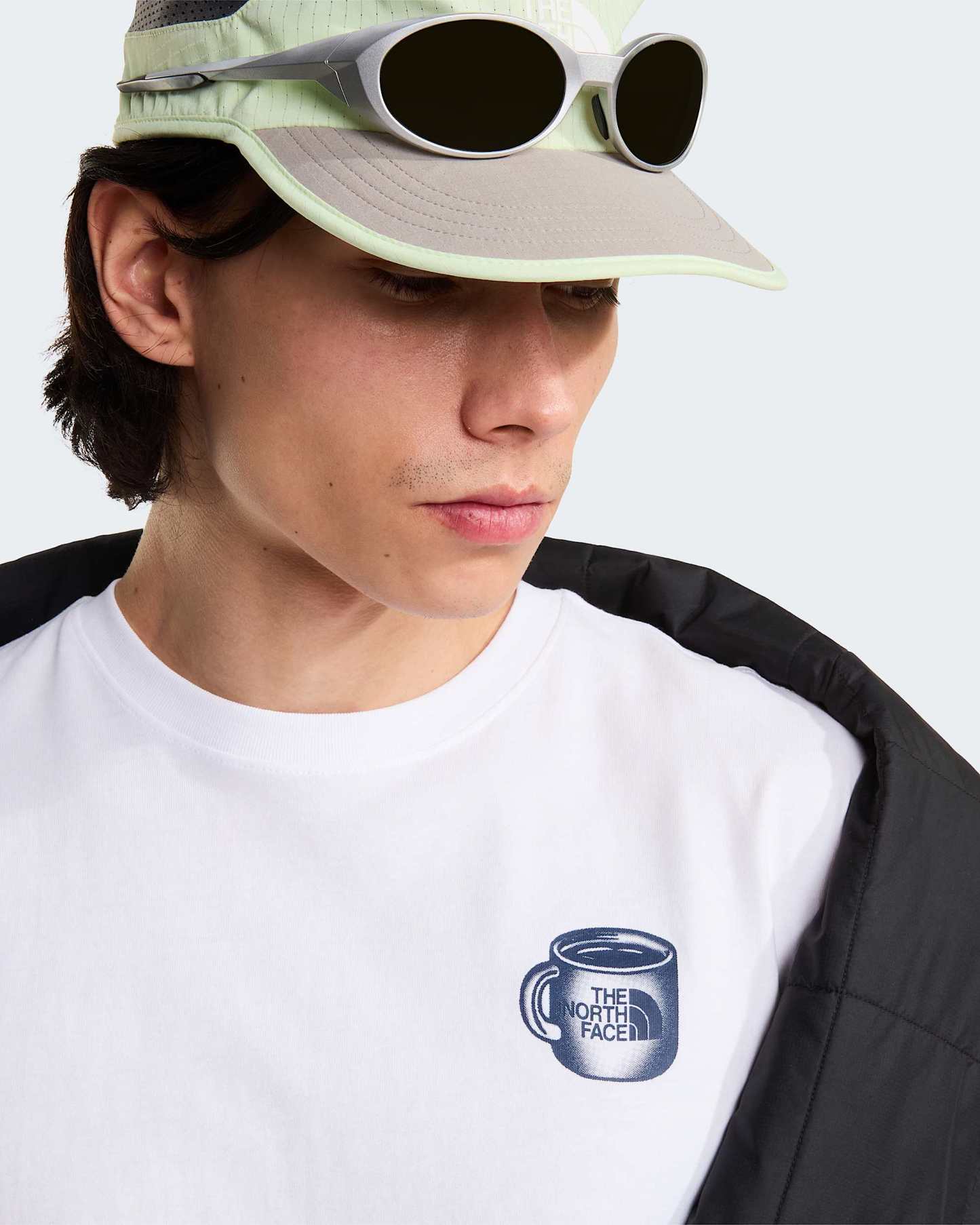 Unisex Basecamp Barista Graphic T-Shirt mit lockerer Passform – TNF White-Summit Navy