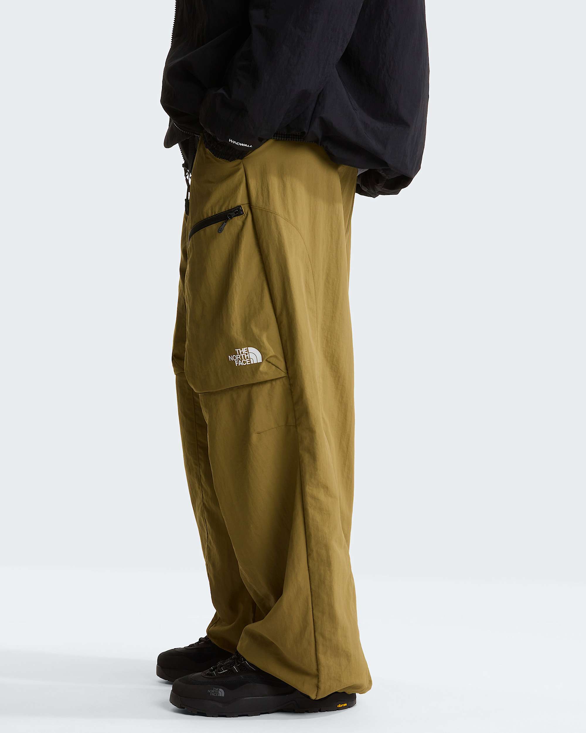 NSE Hose mit Gürtel in Unisex – Cedar