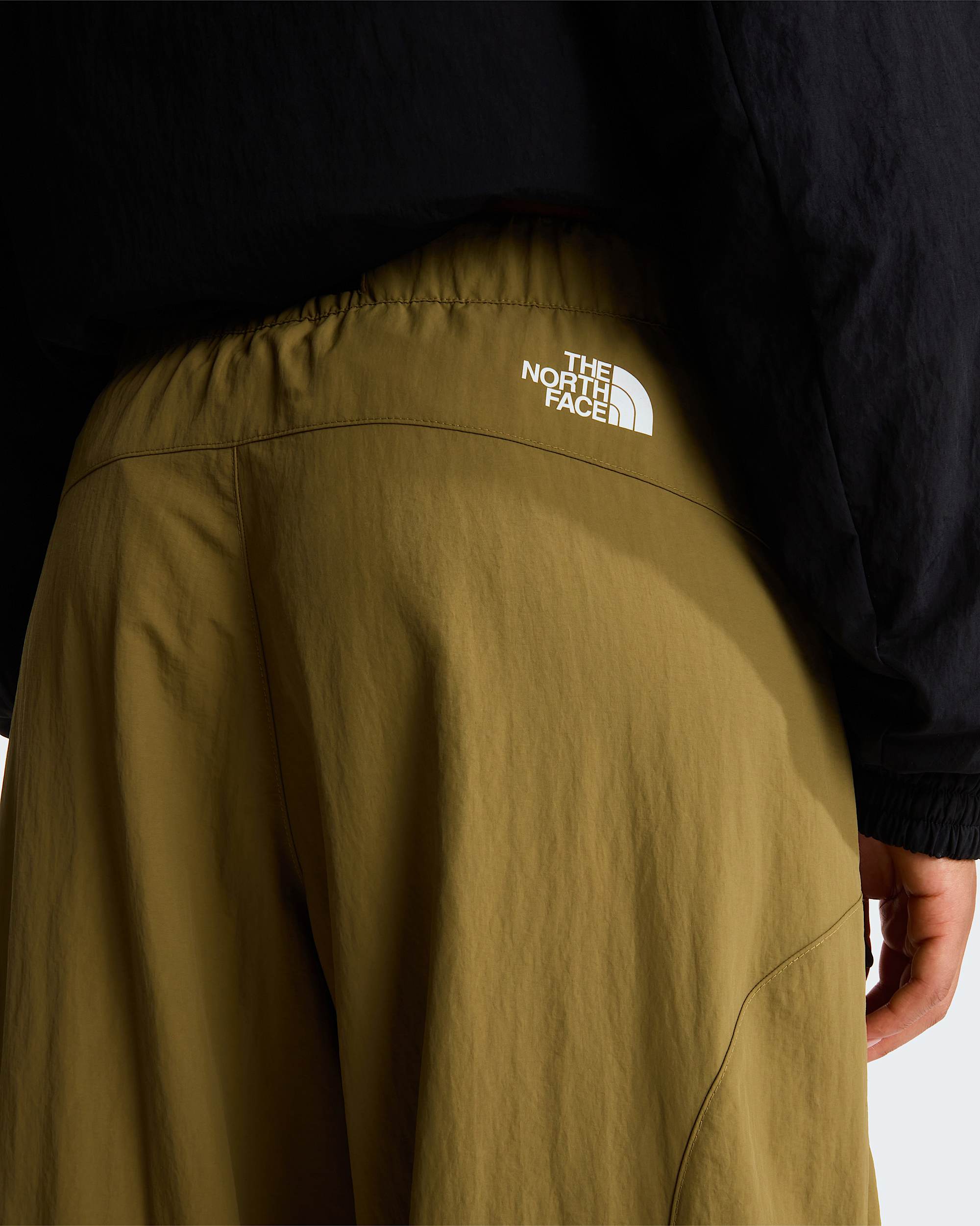 NSE Hose mit Gürtel in Unisex – Cedar