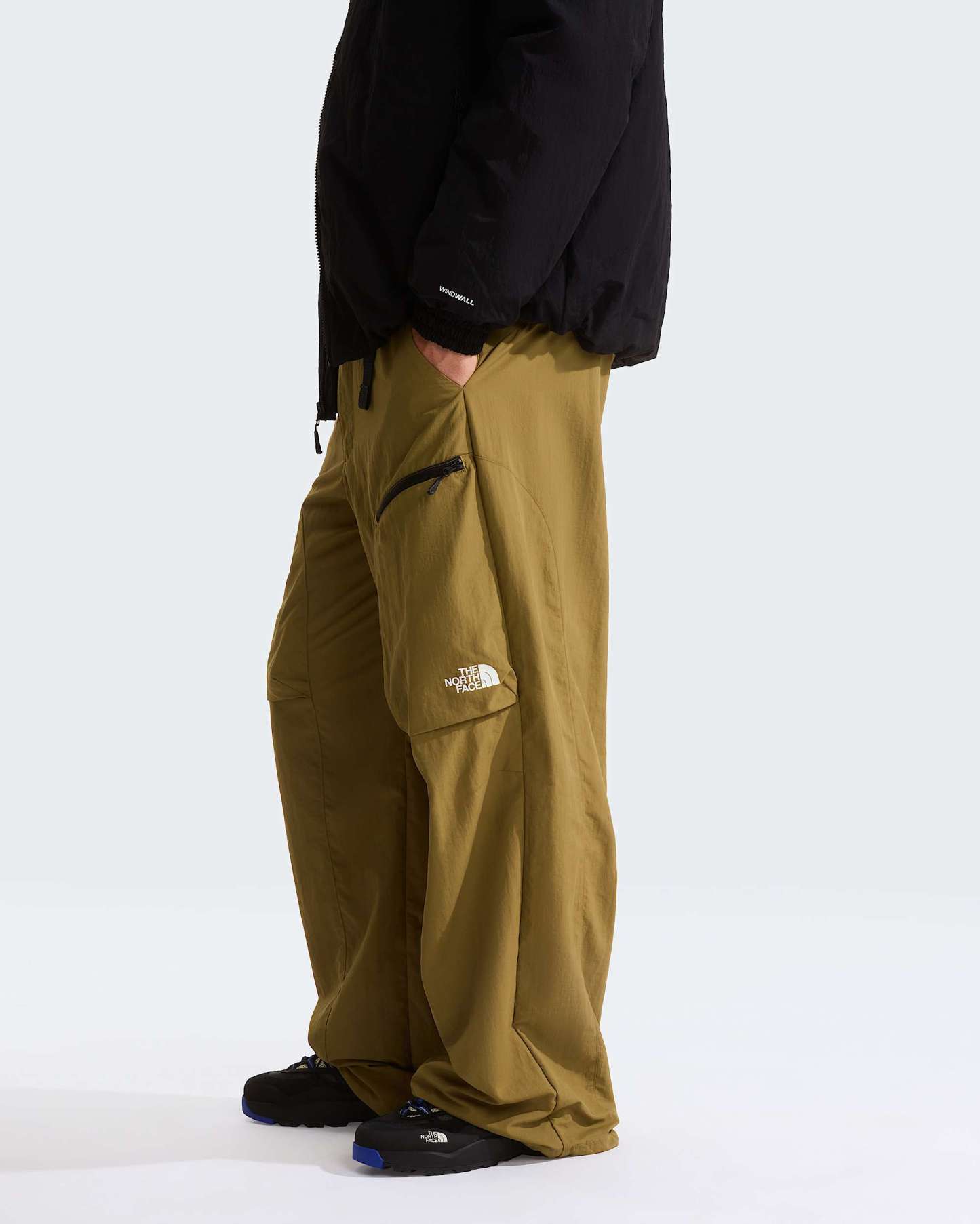 NSE Hose mit Gürtel in Unisex – Cedar
