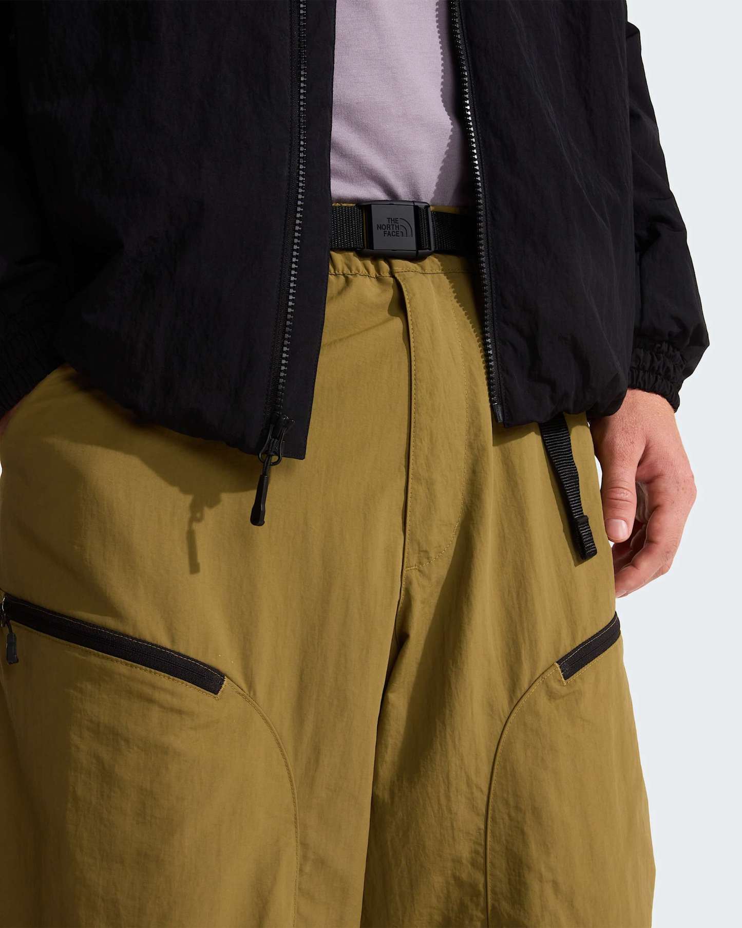 NSE Hose mit Gürtel in Unisex – Cedar