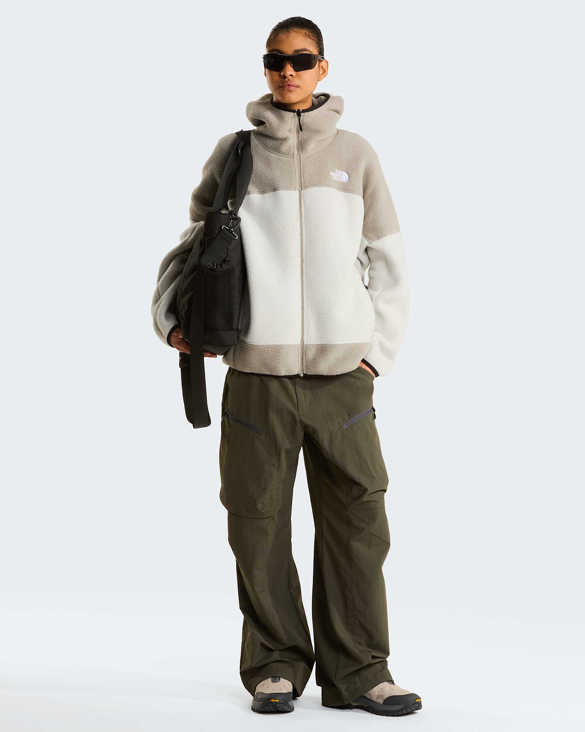 NSE Hose mit Gürtel in Unisex – New Taupe Green