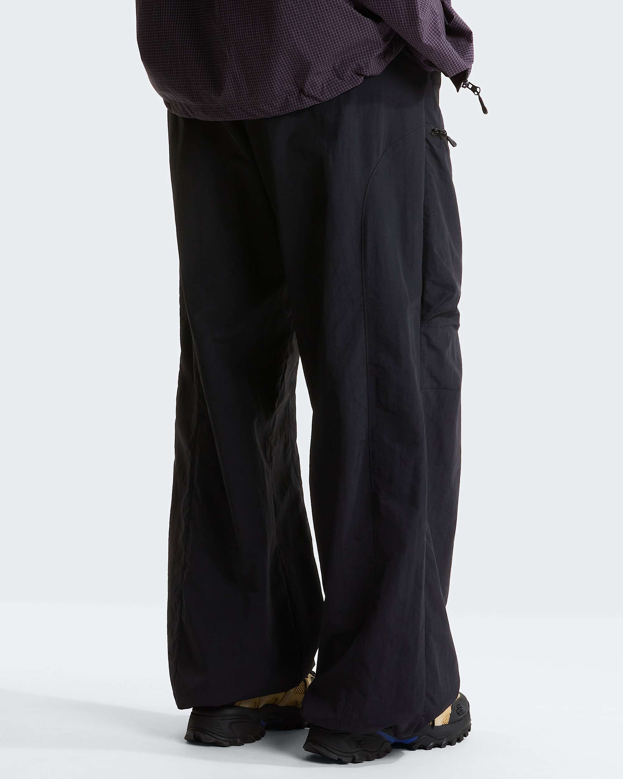 NSE Hose mit Gürtel in Unisex – TNF Black
