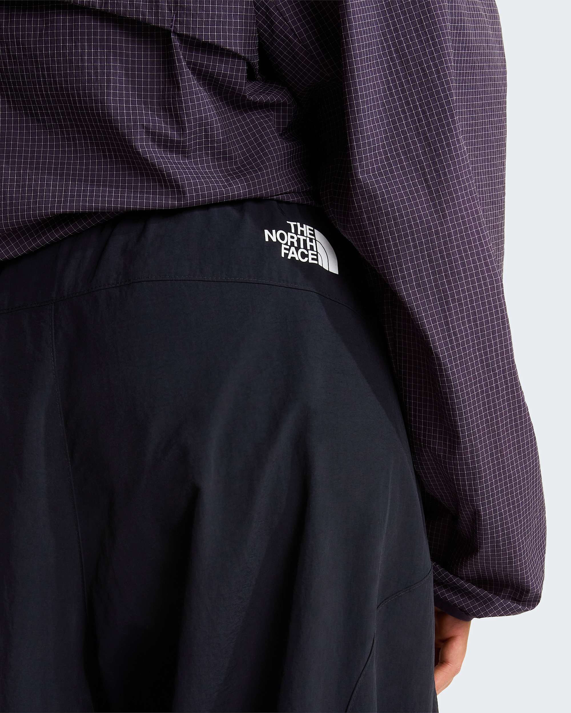 NSE Hose mit Gürtel in Unisex – TNF Black