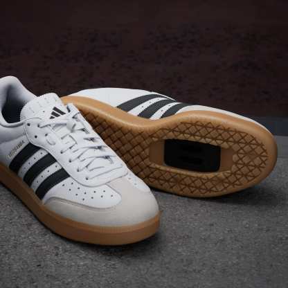 Velosamba Leather Fahrradschuh – Cloud White / Core Black / Gold Metallic – JQ9176
