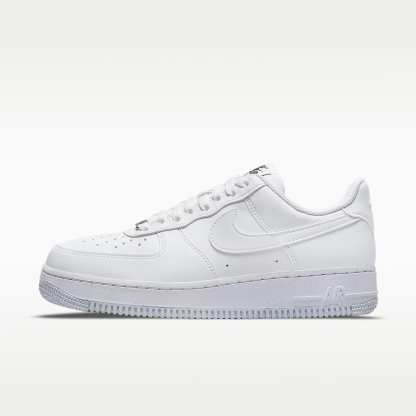 Nike Air Force 1 '07 SE Suede Damenschuh – Weiß/Schwarz/Metallic Silver/Weiß