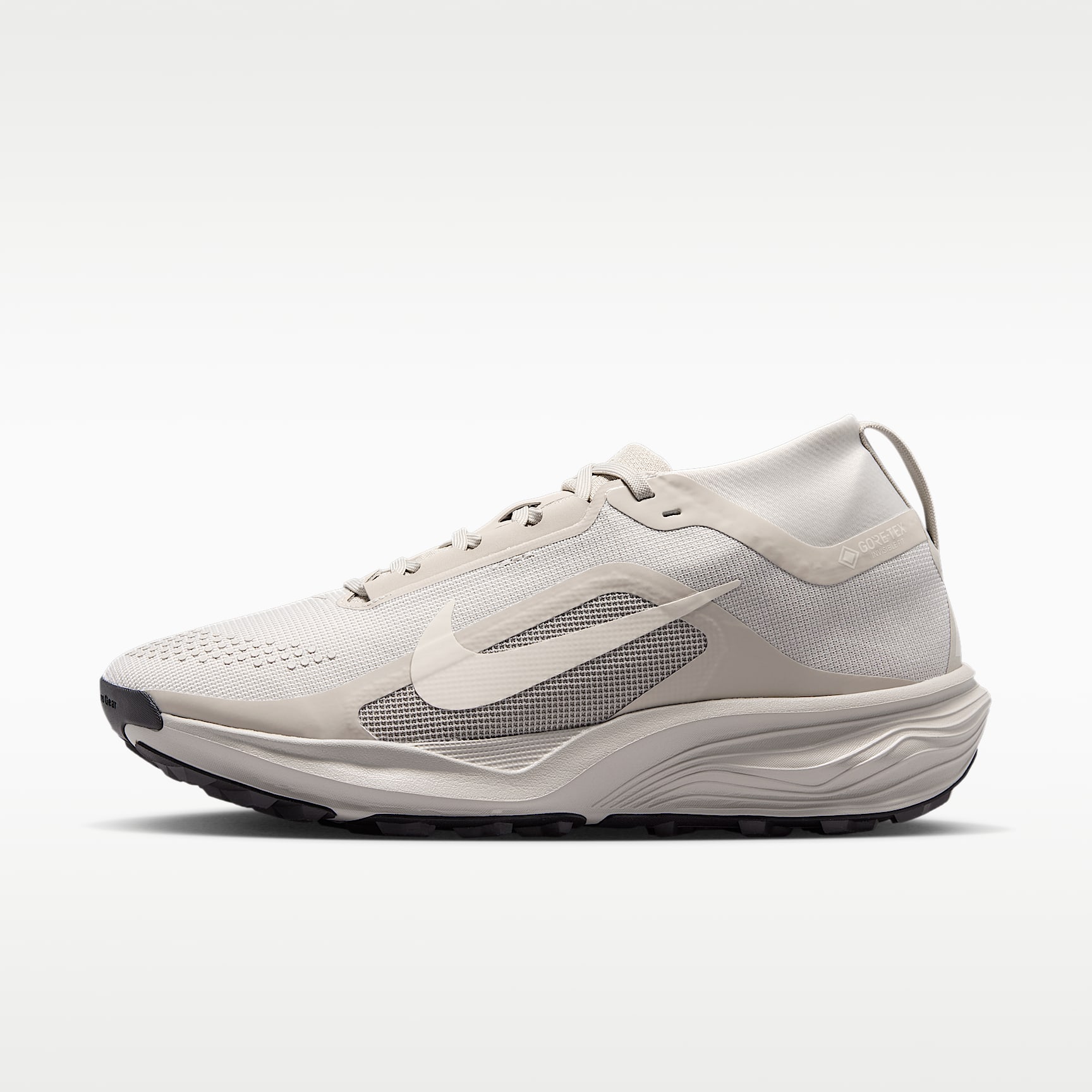 ACG Pegasus Trail GORE-TEX wasserfester Traillaufschuh (Damen) – Cream II/Light Orewood Brown