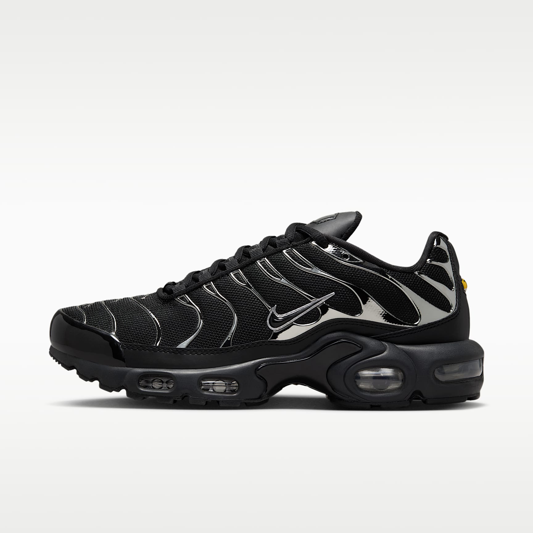 Nike Air Max Plus SE Schuh (Damen) – Schwarz/Metallic Silver/Laser Crimson/Off Noir