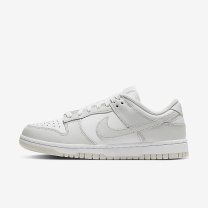 Nike Dunk Low Damenschuh – Weiß/Weiß/Photon Dust