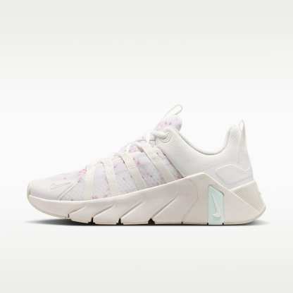 Nike Free Metcon 7 SE Trainingsschuhe (Damen) – Sail/Light Orewood Brown/Barely Green