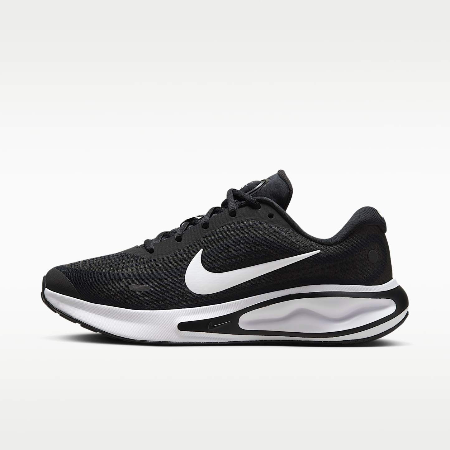 Nike Journey Run Straßenlaufschuh für Damen – Schwarz/Weiß