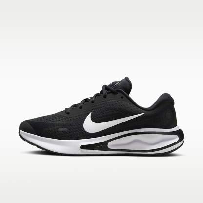 Nike Journey Run Straßenlaufschuh für Damen – Schwarz/Weiß
