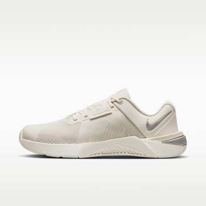 Nike Metcon 10 Trainingsschuh für Damen – Light Orewood Brown/Phantom/Sail/Metallic Silver