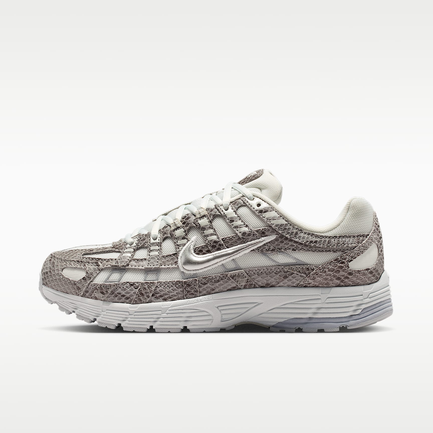 Nike P-6000 SE Schuh (Damen) – Off White/Schwarz/Cool Grey/Metallic Silver