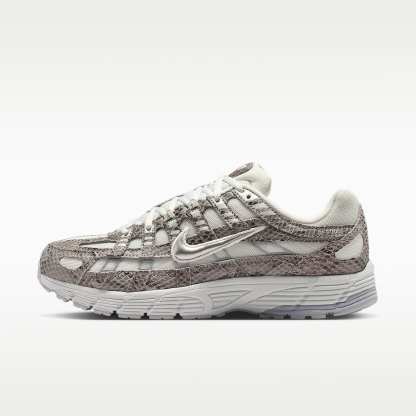 Nike P-6000 SE Schuh (Damen) – Off White/Schwarz/Cool Grey/Metallic Silver