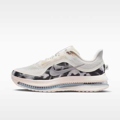 Nike Pegasus Premium SE Straßenlaufschuh (Damen) – Phantom/Anthracite/Metallic Silver/Pencil Point
