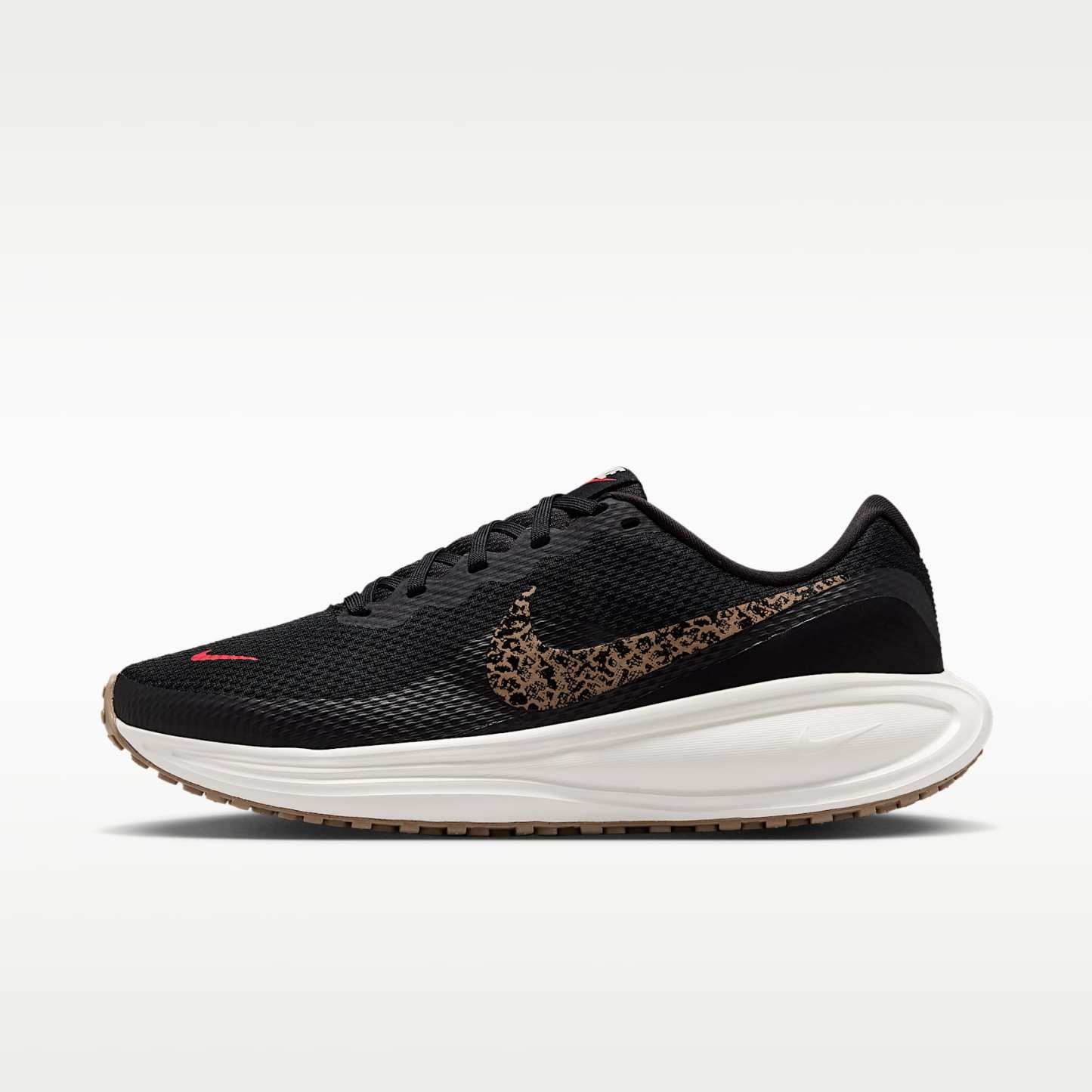 Nike Revolution 8 Straßenlaufschuh (Damen) – Schwarz/Fusion Red/Sail/Multi-Color